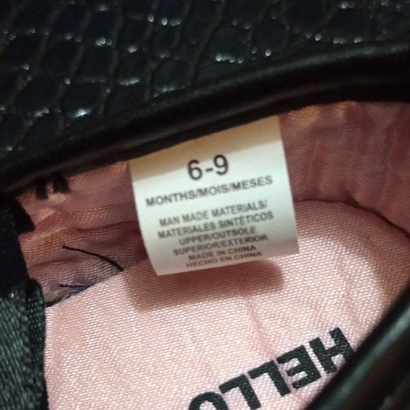 Hello Kitty Black and Pink Slippers with Iconic Design - Picture 4 of 8